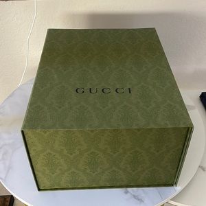 Gucci box
